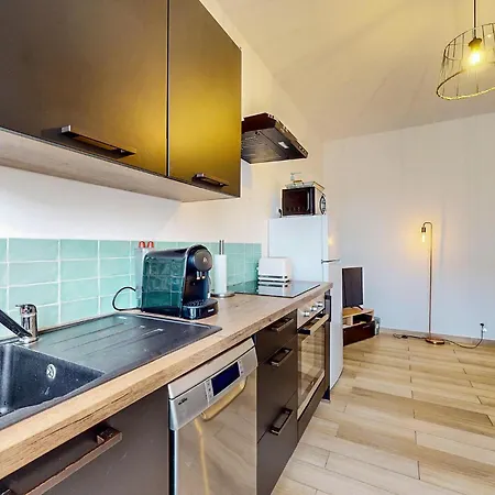 2 Bedroom Awesome In * Royan